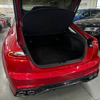 Kia Stinger 2.0 AT (247л.с.) Kia Stinger 2.0 AT (247л.с.)
