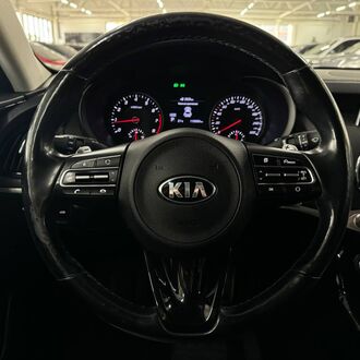 Kia Stinger 2.0 AT (247л.с.) Kia Stinger 2.0 AT (247л.с.)