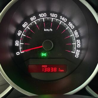 KIA VENGA 1.4 MT (90 л.с.) KIA VENGA 1.4 MT (90 л.с.)