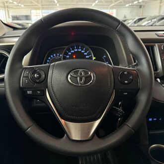 Toyota RAV4 AWD 2.0 AT (145 л.с.) Toyota RAV4 AWD 2.0 AT (145 л.с.)