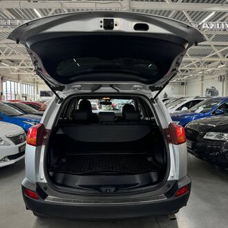 Toyota RAV4 AWD 2.0 AT (145 л.с.) Toyota RAV4 AWD 2.0 AT (145 л.с.)