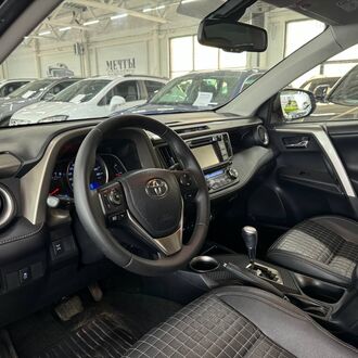 Toyota RAV4 AWD 2.0 AT (145 л.с.) Toyota RAV4 AWD 2.0 AT (145 л.с.)