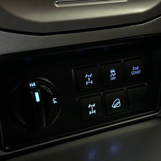 Toyota Land Cruiser Prado 4.0 AT (249л.с.) Toyota Land Cruiser Prado 4.0 AT (249л.с.)