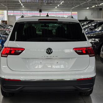 Volkswagen Tiguan 1.4 AMT (110л.с.) Volkswagen Tiguan 1.4 AMT (110л.с.)