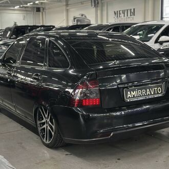 Lada Priora 1.6 MT (97 л.с.) Lada Priora 1.6 MT (97 л.с.)