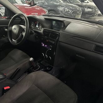 Lada Priora 1.6 MT (97 л.с.) Lada Priora 1.6 MT (97 л.с.)
