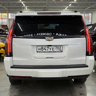 Cadillac Escalade ESV Platinum 6.2 AT (426л.с.) Cadillac Escalade ESV Platinum 6.2 AT (426л.с.)