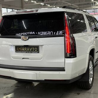 Cadillac Escalade ESV Platinum 6.2 AT (426л.с.) Cadillac Escalade ESV Platinum 6.2 AT (426л.с.)