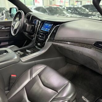 Cadillac Escalade ESV Platinum 6.2 AT (426л.с.) Cadillac Escalade ESV Platinum 6.2 AT (426л.с.)