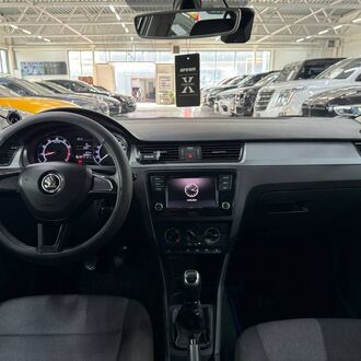 Skoda Rapid 1.6 MT (90л.с.) Skoda Rapid 1.6 MT (90л.с.)