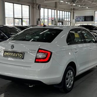 Skoda Rapid 1.6 MT (90л.с.) Skoda Rapid 1.6 MT (90л.с.)