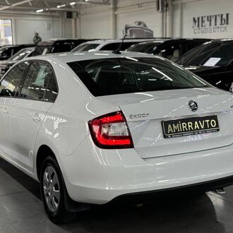 Skoda Rapid 1.6 MT (90л.с.) Skoda Rapid 1.6 MT (90л.с.)
