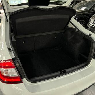 Skoda Rapid 1.6 MT (90л.с.) Skoda Rapid 1.6 MT (90л.с.)