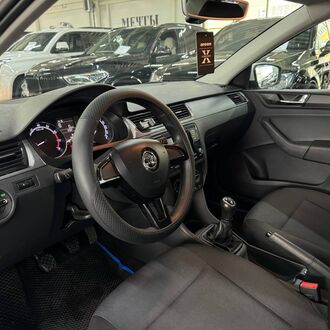 Skoda Rapid 1.6 MT (90л.с.) Skoda Rapid 1.6 MT (90л.с.)