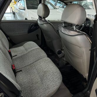 Lada Kalina 1.6 МT (80 л.с.) Lada Kalina 1.6 МT (80 л.с.)