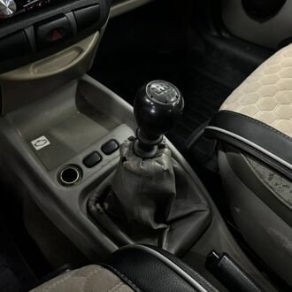 Lada Kalina 1.6 МT (80 л.с.) Lada Kalina 1.6 МT (80 л.с.)
