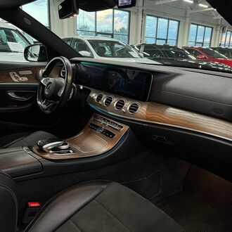 Mercedes Benz E-Class 2.0 AT (184л.с.) Mercedes Benz E-Class 2.0 AT (184л.с.)