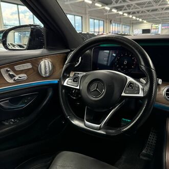 Mercedes Benz E-Class 2.0 AT (184л.с.) Mercedes Benz E-Class 2.0 AT (184л.с.)