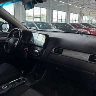 Mitsubishi Outlander 2.0 AT ПОЛНЫЙ ПРИВОД (146 л.с.) Mitsubishi Outlander 2.0 AT ПОЛНЫЙ ПРИВОД (146 л.с.)