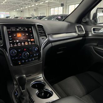 Jeep Grand Cherokee 3.0 AT AWD (238л.с.) Jeep Grand Cherokee 3.0 AT AWD (238л.с.)