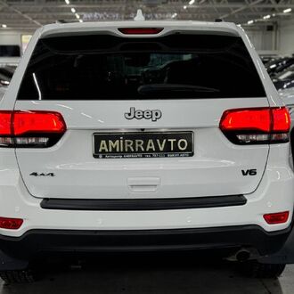 Jeep Grand Cherokee 3.0 AT AWD (238л.с.) Jeep Grand Cherokee 3.0 AT AWD (238л.с.)