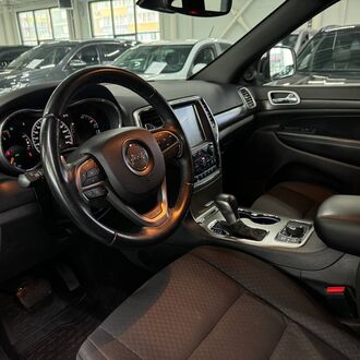 Jeep Grand Cherokee 3.0 AT AWD (238л.с.) Jeep Grand Cherokee 3.0 AT AWD (238л.с.)