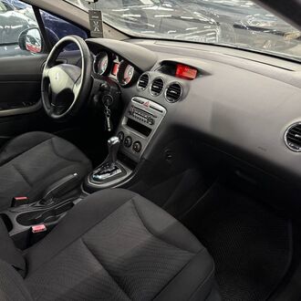 Peugeot 308 1.6 AT (120 л.с.) Peugeot 308 1.6 AT (120 л.с.)