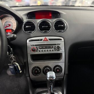 Peugeot 308 1.6 AT (120 л.с.) Peugeot 308 1.6 AT (120 л.с.)