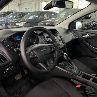Ford Focus 1.6 AT (104 л.с) Ford Focus 1.6 AT (104 л.с)