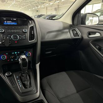 Ford Focus 1.6 AT (104 л.с) Ford Focus 1.6 AT (104 л.с)