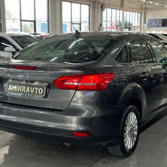 Ford Focus 1.6 AT (104 л.с) Ford Focus 1.6 AT (104 л.с)