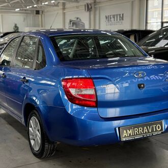 Lada Granta 1.6 MT (106л.с.) Lada Granta 1.6 MT (106л.с.)
