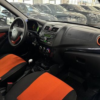 Lada Kalina Cross 1.6 MT (106л.с.) Lada Kalina Cross 1.6 MT (106л.с.)