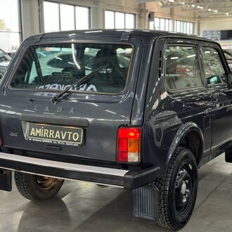 Lada 2121 Niva 1.7 MT (82л.с.) Lada 2121 Niva 1.7 MT (82л.с.)