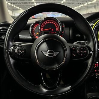 Mini Cooper 1.5 AT (136л.с.) Mini Cooper 1.5 AT (136л.с.)