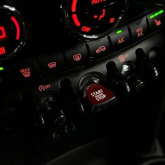 Mini Cooper 1.5 AT (136л.с.) Mini Cooper 1.5 AT (136л.с.)