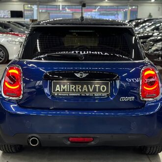 Mini Cooper 1.5 AT (136л.с.) Mini Cooper 1.5 AT (136л.с.)