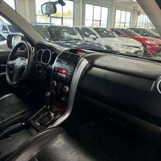 Suzuki GRAND VITARA 5D 2.0 MT 4WD JLX-A Suzuki GRAND VITARA 5D 2.0 MT 4WD JLX-A