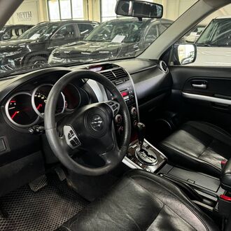 Suzuki GRAND VITARA 5D 2.0 MT 4WD JLX-A Suzuki GRAND VITARA 5D 2.0 MT 4WD JLX-A