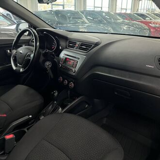 Kia Rio 1.6 AT( 123л.с.)
