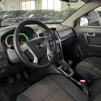Chevrolet Captiva 2.4 МТ (136 л.с.) Chevrolet Captiva 2.4 МТ (136 л.с.)