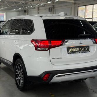 Mitsubishi Outlander III 2.0 CVT полный привод (145л.с) Mitsubishi Outlander III 2.0 CVT полный привод (145л.с)