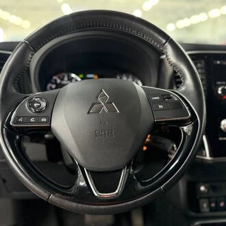 Mitsubishi Outlander III 2.0 CVT полный привод (145л.с) Mitsubishi Outlander III 2.0 CVT полный привод (145л.с)