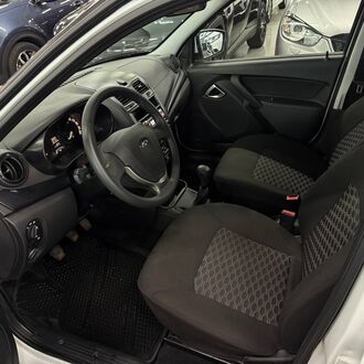 Lada Granta 1.6 MT( 89 л.с) Lada Granta 1.6 MT( 89 л.с)