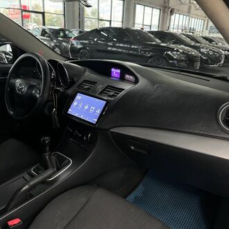 Mazda 3 1.6 AT( 105 л.с) Mazda 3 1.6 AT( 105 л.с)