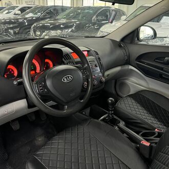 Kia Ceed 1.4 MT