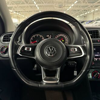 Volkswagen Polo 1.6 AT