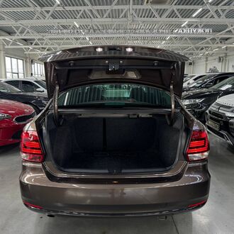 Volkswagen Polo 1.6 AT