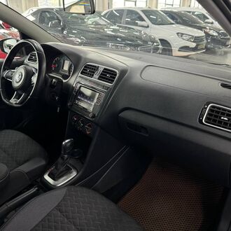Volkswagen Polo 1.6 AT