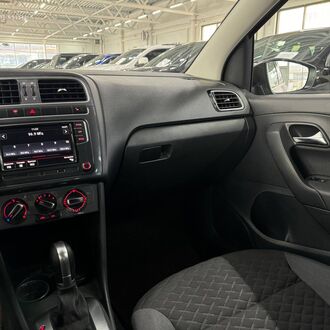 Volkswagen Polo 1.6 AT